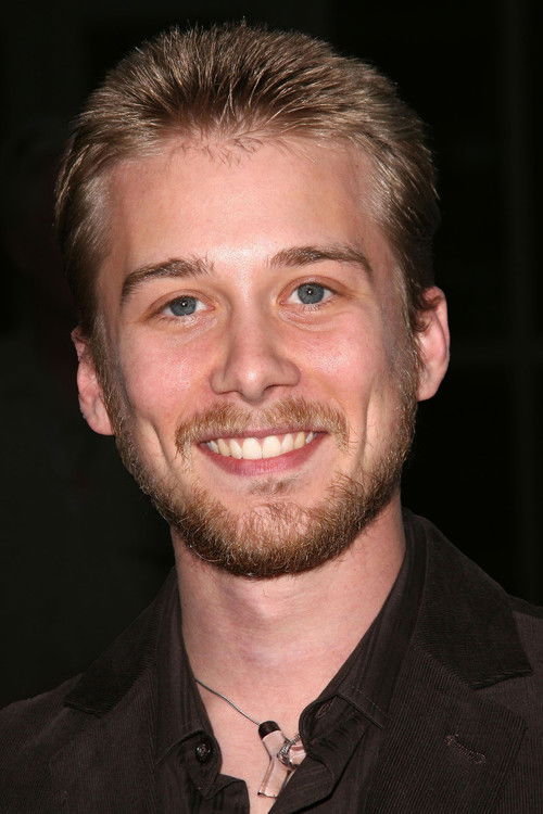 Lou Taylor Pucci - Acting Profile Photo