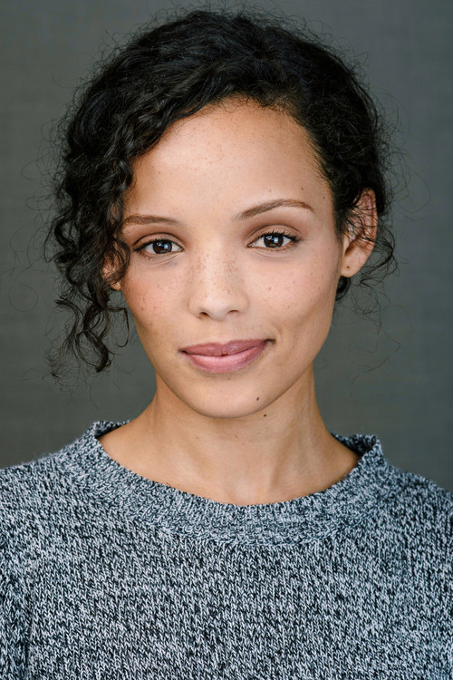 Nicole Fortuin - Acting Profile Photo