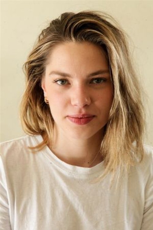 Ella Pellegrini - Acting Profile Photo