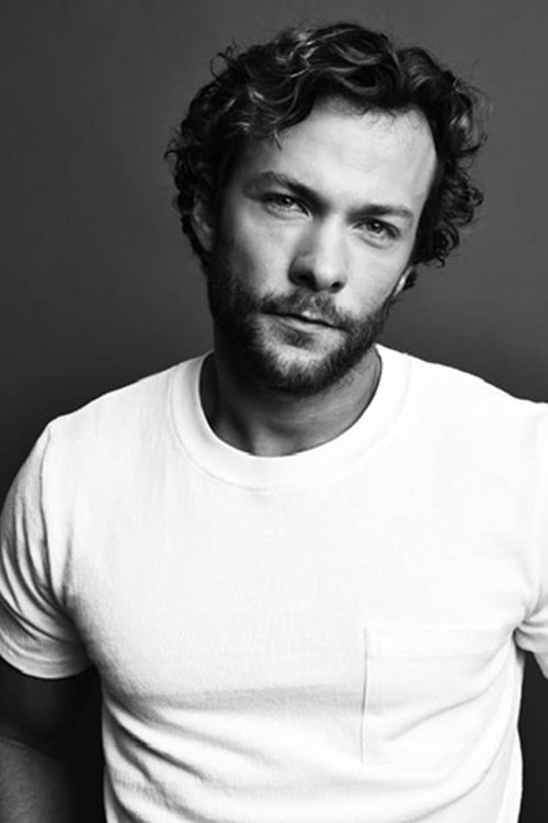 Kyle Schmid - Acting Profile Photo