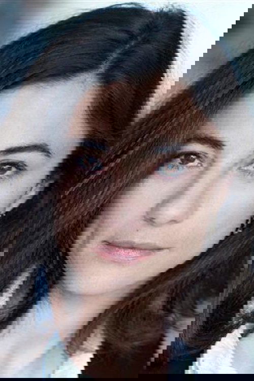 Julie Bataille - Acting Profile Photo