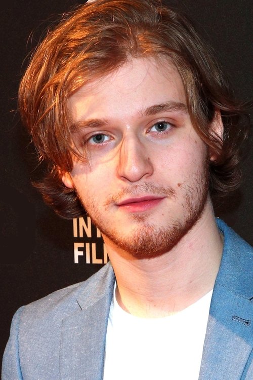 Fred Hechinger - Acting Profile Photo