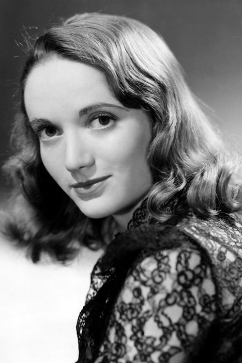 Olive Deering - Acting Profile Photo