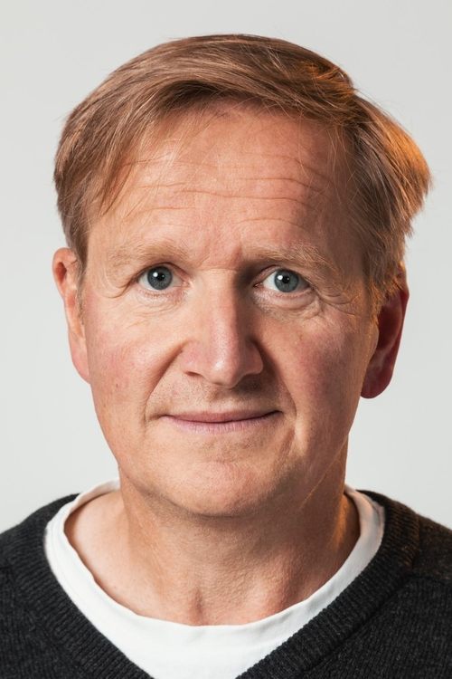 Matthew Cottle - Acting Profile Photo