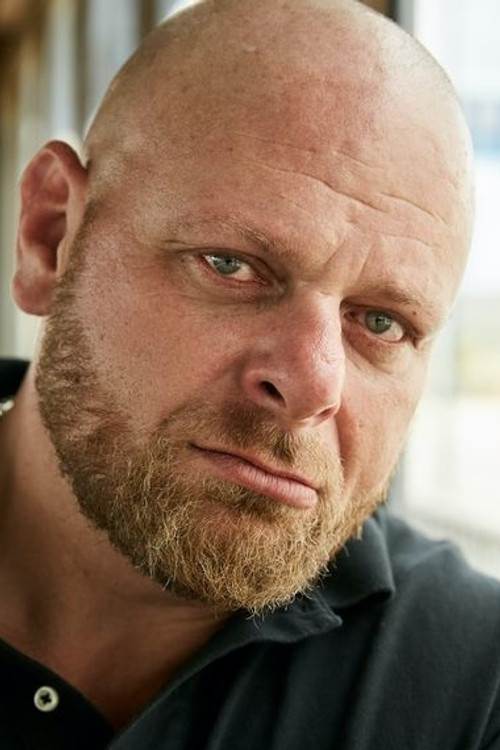 Alex Czerwinski - Acting Profile Photo