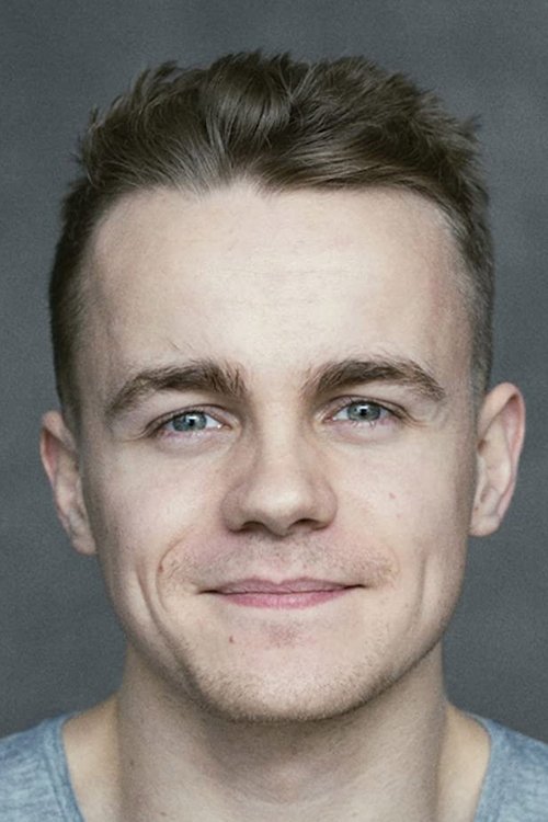 Mackintosh Muggleton - Acting Profile Photo