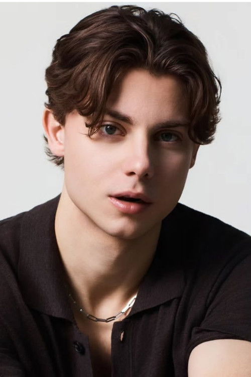 Carson MacCormac - Acting Profile Photo