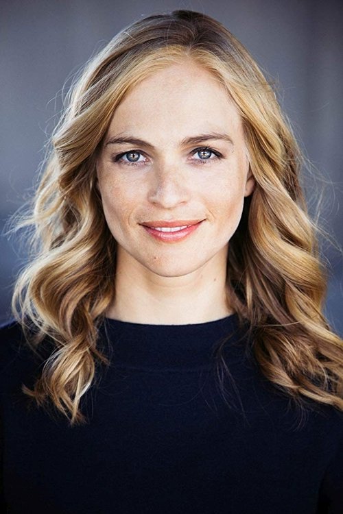 Julie Engelbrecht - Acting Profile Photo