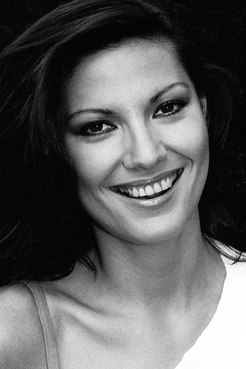 Liliana Komorowska - Acting Profile Photo