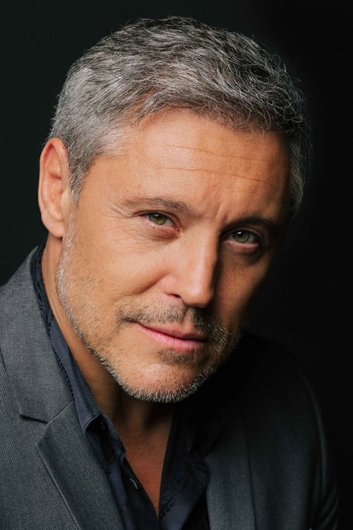 Max Ryan - Acting Profile Photo