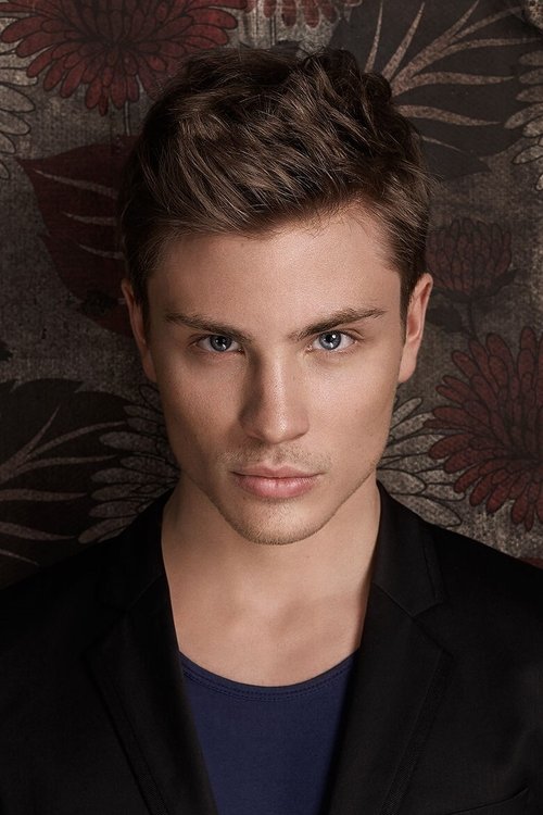 Jannik Schümann - Acting Profile Photo