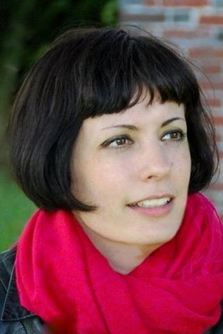 Estelle Artus - Writing Profile Photo