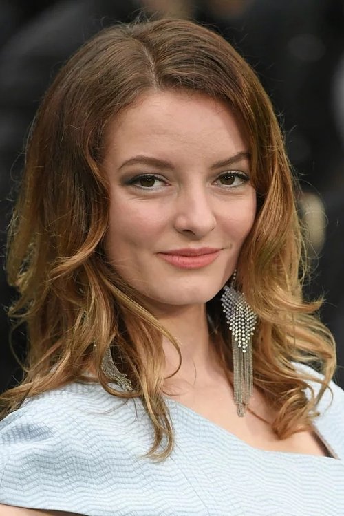 Dakota Blue Richards - Acting Profile Photo