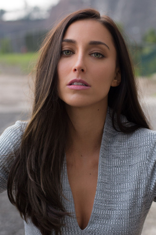 Sofía Sisniega - Acting Profile Photo