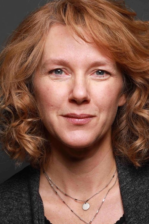 Elise Robertson - Acting Profile Photo