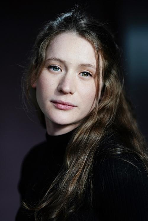 Claire Duburcq - Acting Profile Photo