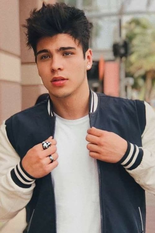 Sebastián Villalobos - Acting Profile Photo