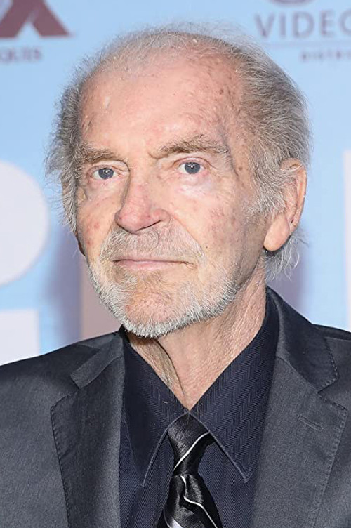 Fernando Luján as El coronel in No One Writes to the Colonel