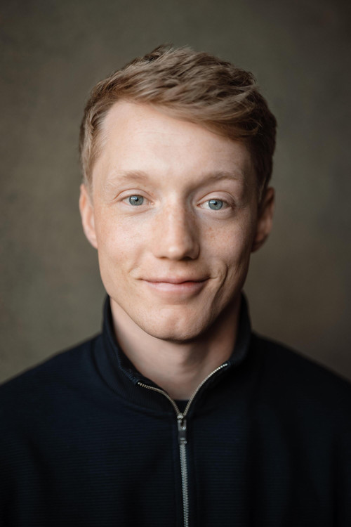 Frazer Hadfield - Acting Profile Photo