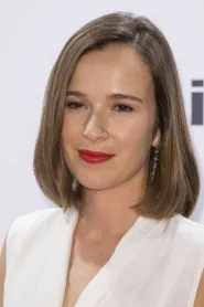 Claire van der Boom as Amanda Block in Blacklight