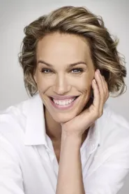 Emma Wiklund as Petra in Taxi 3