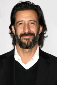 José María Yázpik as Pancho in Sueno