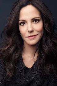 Mary-Louise Parker as Sarah Ross in RED 2