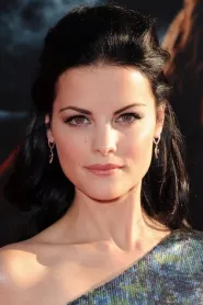 Jaimie Alexander as Sif in Thor: The Dark World