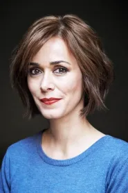 Fanny Gautier as Alicia in Un año y un día