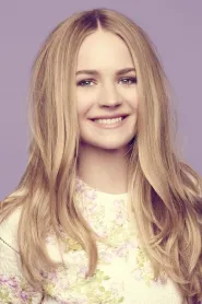 Britt Robertson as Kristin in Mother's Day