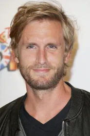 Philippe Lacheau as Franck in Babysitting