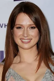 Ellie Kemper as Karen in They Came Together
