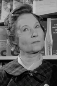 Paula Trueman as Grandma Sarah in The Outlaw Josey Wales