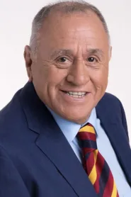 Alejandro Suárez as El Anciano in Devil Between the Legs