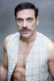 Salvio Simeoli as Antonio in Like the Wind