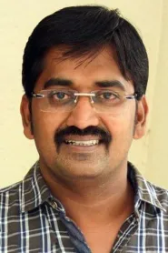 Karunakaran as Girish Kalyan in Iruttu Araiyil Murattu Kuthu