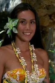 Kainowa Lauritzen as Ulla in Who Finds a Friend Finds a Treasure