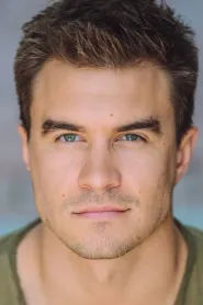 Rob Mayes as Trent Slater in Deep Blue Sea 2
