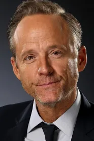 John Benjamin Hickey as Keyes Beech in Flags of Our Fathers