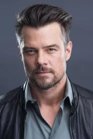 Josh Duhamel as Tom Fowler in Shotgun Wedding