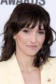 Mimi Cave - Regizor in Fresh