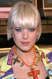 Agyness Deyn as Janet in Patient Zero