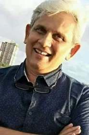 Shriram Kolhatkar as Film Distributor in Ekk Albela