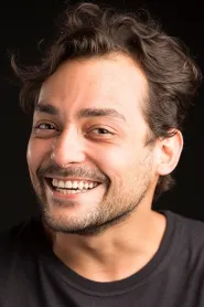 Eduardo Sterblitch as Arlindo in The Rogue's Trial