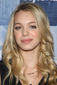 Sadie Calvano as Sarah in The Package