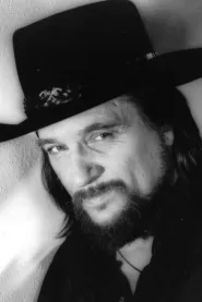 Waylon Jennings as Hatfield (Gambler) in Stagecoach