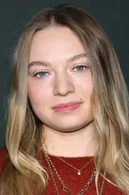 Mia Threapleton as Sister Liesl in The Phoenician Scheme