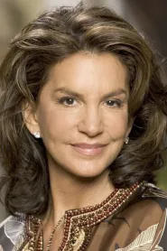 Mercedes Ruehl as Mother in Hustlers