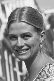 Nina van Pallandt as Eileen Wade in The Long Goodbye