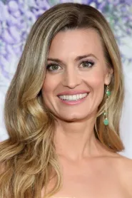 Brooke D'Orsay as Caroline in Everybody's Doing It